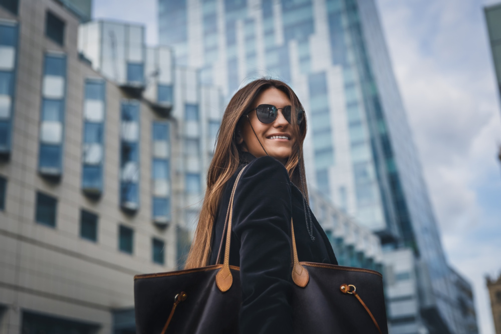 travel-bags-with-trolley-sleeve