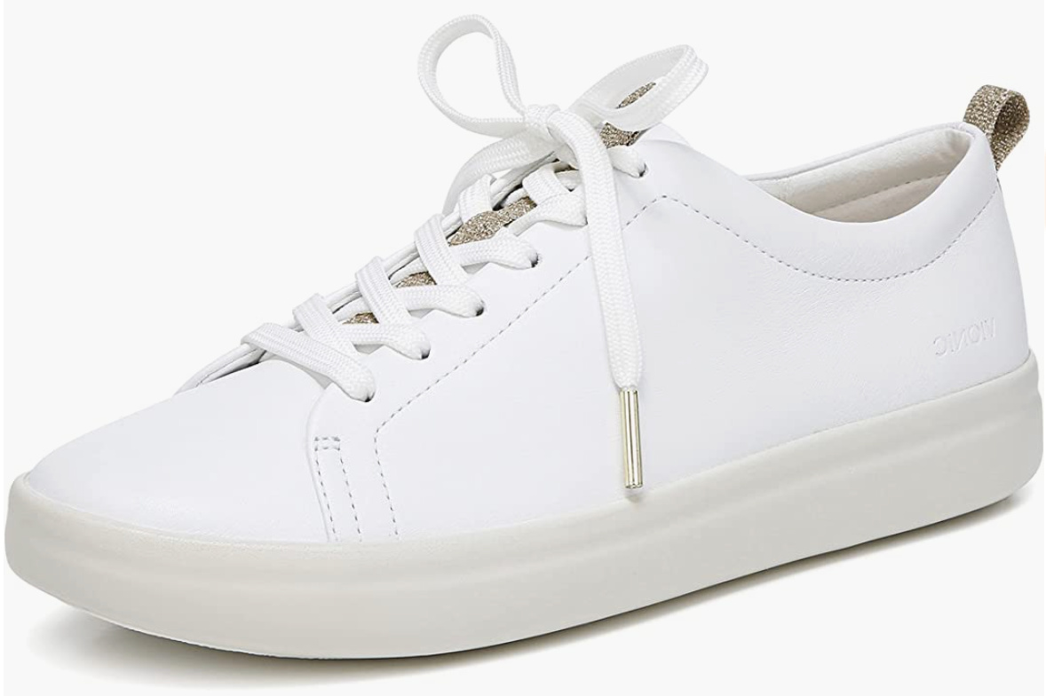 best-white-sneakers-for-travel