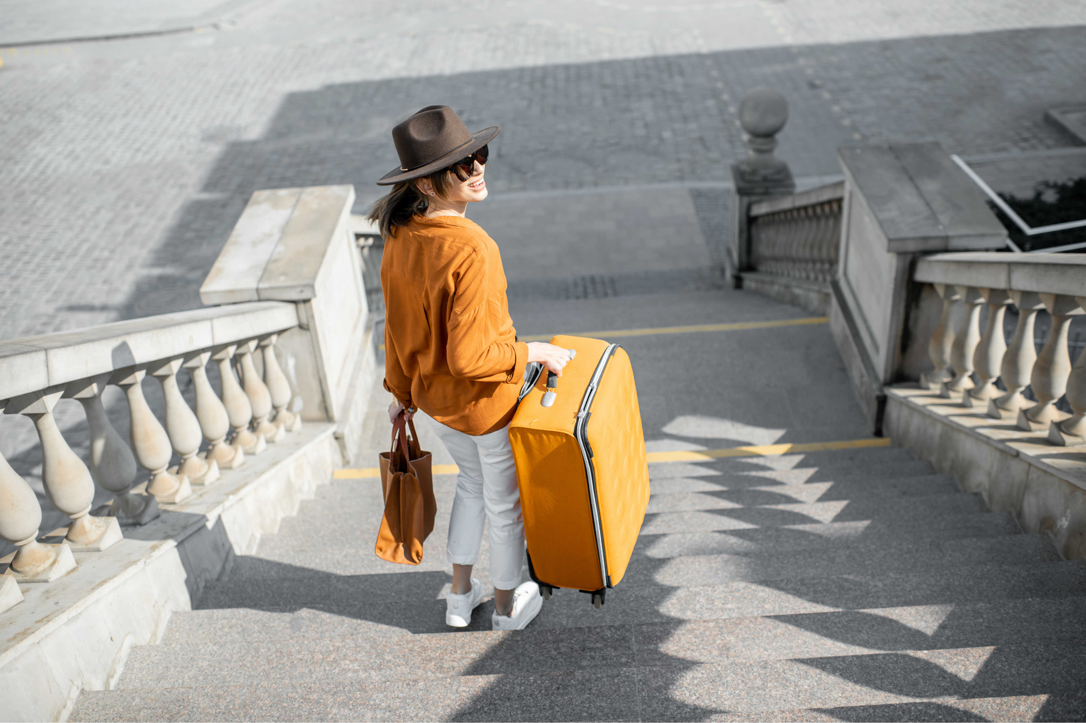 suitcase-101-step-by-step-guide-to-choosing-the-right-travel-luggage