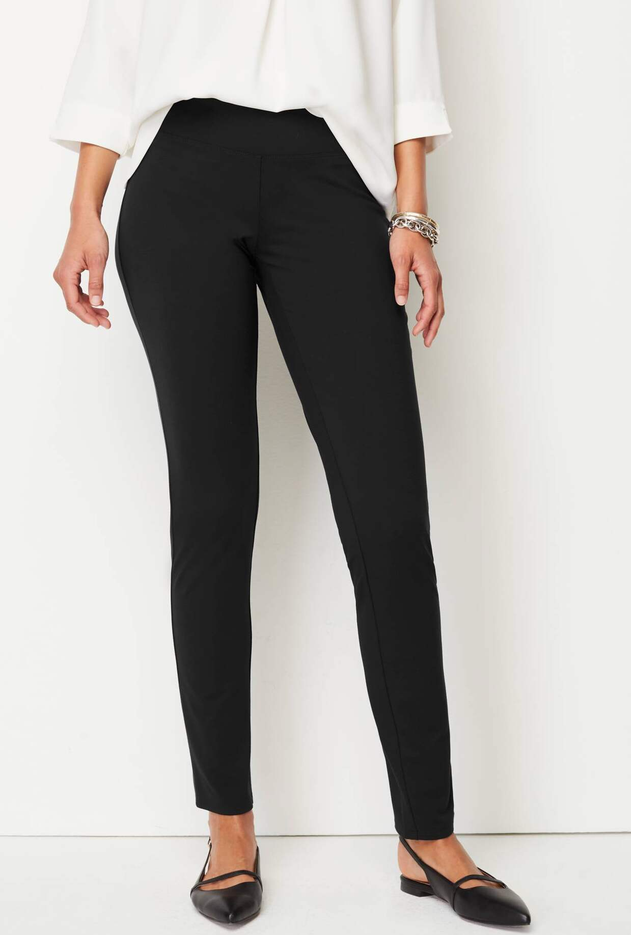 best-women-travel-pants-black-stylish